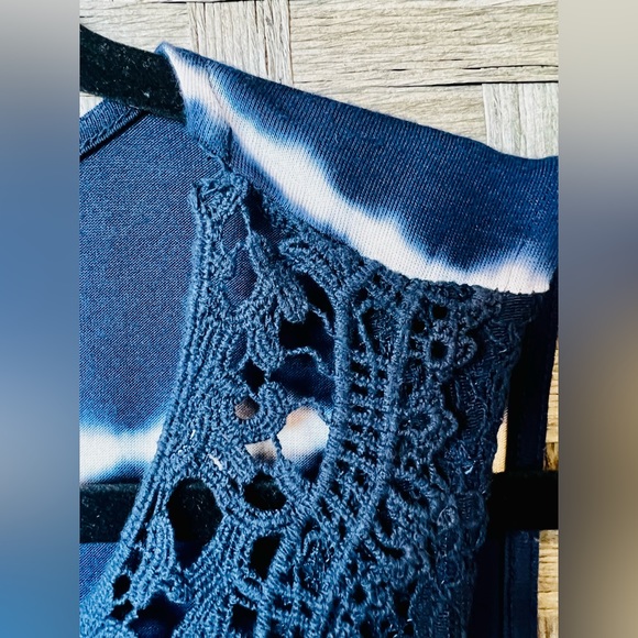 Navy & White Tie-Dye Crochet Knox Rose Tank Top - Large - Picture 5 of 6
